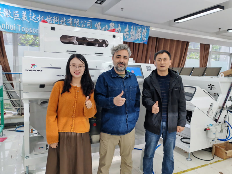 Foreign Clients VIsit  Topsort Factory,Witness High-Precision Plastic Falakes Sorting Technology